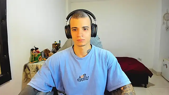 Snapshot of Balo_lovers chatting on 03/13/25, 02:01 Balo lovers online show from 03/13/25, 02:01