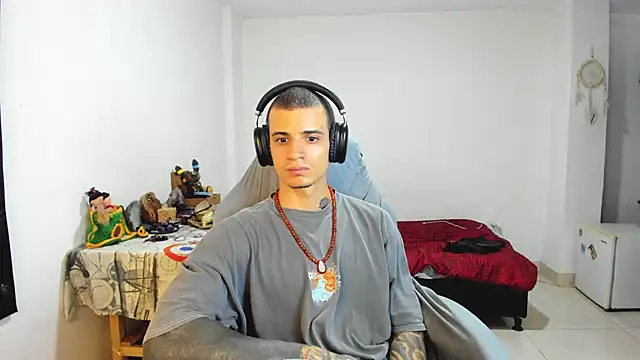 Snapshot of Balo_lovers chatting on 03/18/25, 07:42 Balo lovers online show from 03/18/25, 07:42