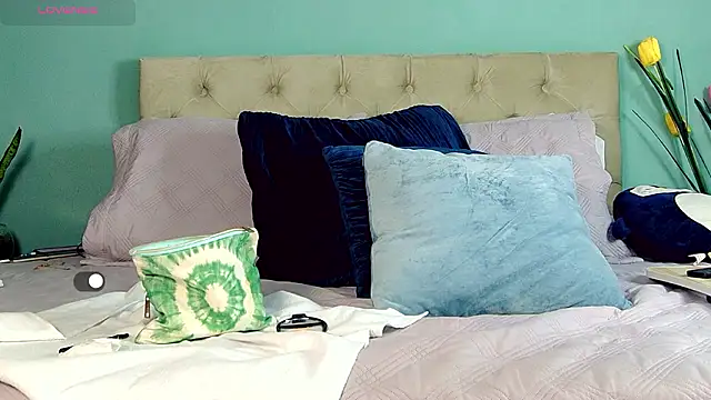 yanella fire online show from 03/08/26, 11:25