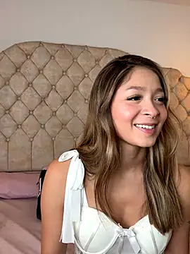 Victoria Adams14 online show from 12/15/25, 03:11