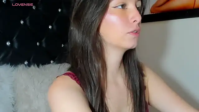 Snapshot of diana_queen_ chatting on 03/14/25, 09:32 diana queen online show from 03/14/25, 09:32