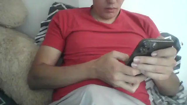 Snapshot of Estebitan_vm chatting on 11/10/25, 02:27 Estebitan vm online show from 11/10/25, 02:27