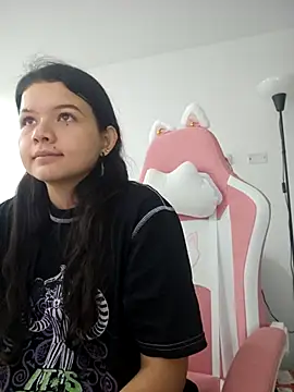 azumiichan online show from 10/22/25, 12:00