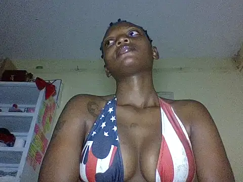 Snapshot of hot_nina chatting on 12/03/25, 12:40 hot nina online show from 12/03/25, 12:40