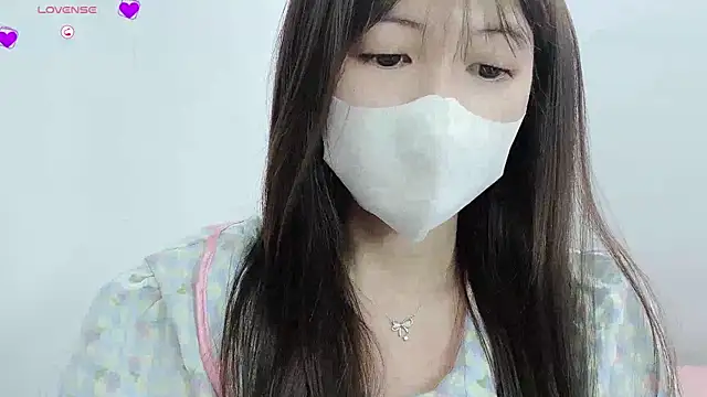 Snapshot of tanhxiu chatting on 01/06/25, 12:57 tanhxiu online show from 01/06/25, 12:57