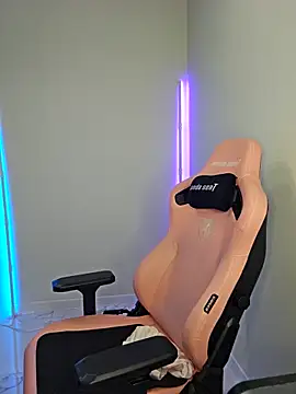 Snapshot of zarina3003 chatting on 09/19/25, 03:02 zarina3003 online show from 09/19/25, 03:02