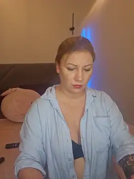 Snapshot of zarina3003 chatting on 11/02/25, 01:35 zarina3003 online show from 11/02/25, 01:35