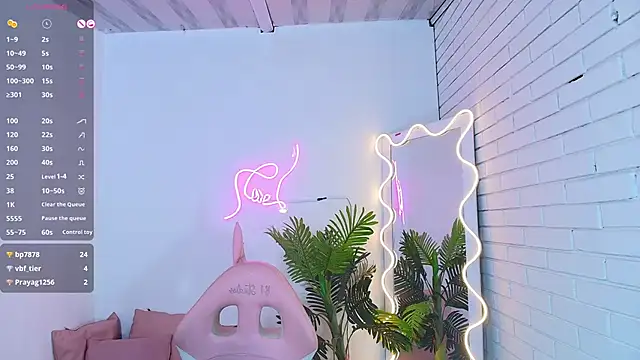 Chiara tay online show from 03/10/25, 07:10