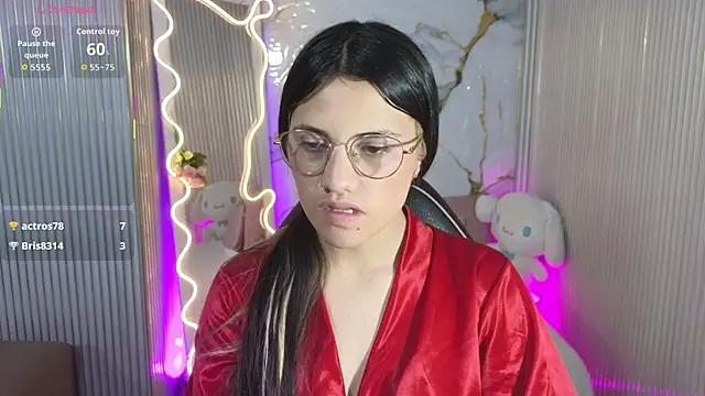Snapshot of Chiara_tay chatting on 04/11/26, 01:21 Chiara tay online show from 04/11/26, 01:21