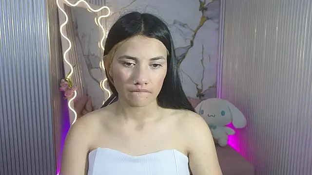 Snapshot of Chiara_tay chatting on 04/18/26, 07:07 Chiara tay online show from 04/18/26, 07:07