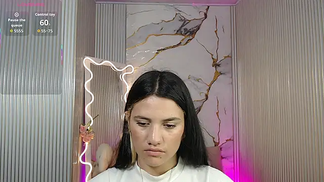 Snapshot of Chiara_tay chatting on 05/12/26, 07:11 Chiara tay online show from 05/12/26, 07:11