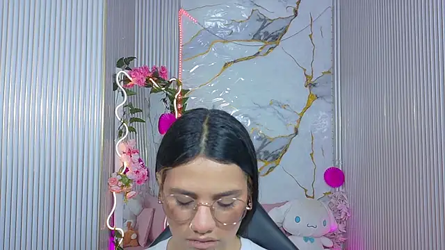 Snapshot of Chiara_tay chatting on 06/09/26, 07:25 Chiara tay online show from 06/09/26, 07:25