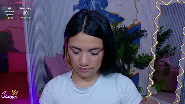 Snapshot of Chiara_tay chatting on 07/01/26, 11:56 Chiara tay online show from 07/01/26, 11:56