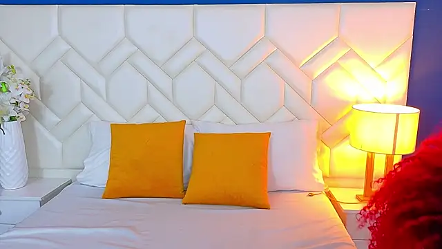 Snapshot of RubyRossel chatting on 09/12/25, 01:11 RubyRossel online show from 09/12/25, 01:11