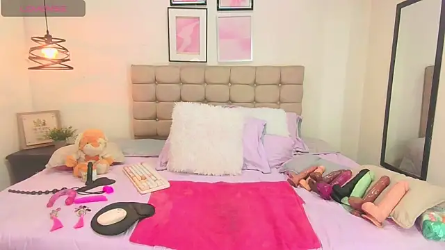 noa  01 online show from 04/10/26, 01:49