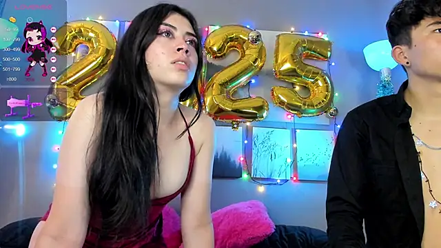 Snapshot of noah_and_rose chatting on 01/01/25, 02:30 noah and rose online show from 01/01/25, 02:30