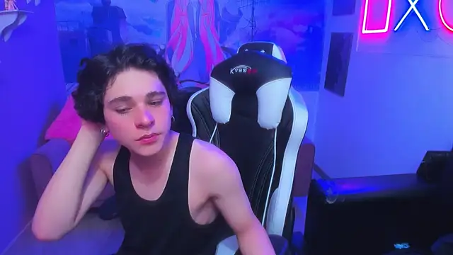 Snapshot of Luke_Howland chatting on 12/14/24, 07:18 Luke Howland online show from 12/14/24, 07:18