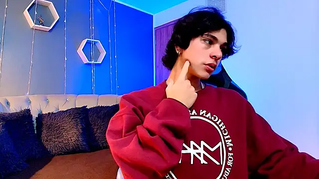 Snapshot of Luke_Howland chatting on 01/16/25, 08:14 Luke Howland online show from 01/16/25, 08:14