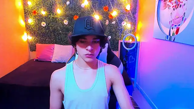 Snapshot of Luke_Howland chatting on 01/20/25, 08:07 Luke Howland online show from 01/20/25, 08:07