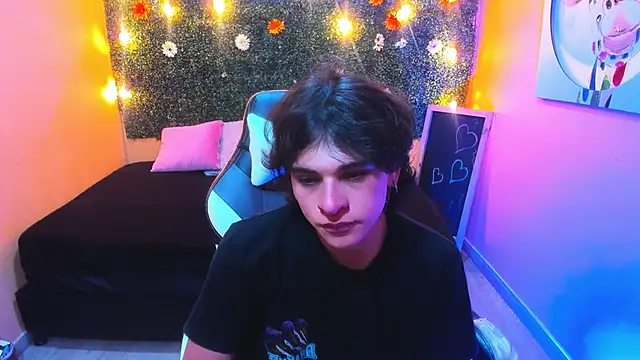 Snapshot of Luke_Howland chatting on 01/27/25, 08:49 Luke Howland online show from 01/27/25, 08:49