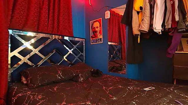 Snapshot of Luke_Howland chatting on 02/12/25, 12:37 Luke Howland online show from 02/12/25, 12:37