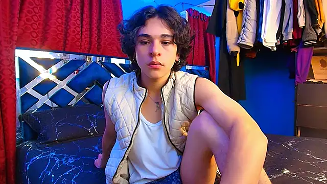 Snapshot of Luke_Howland chatting on 02/12/25, 04:12 Luke Howland online show from 02/12/25, 04:12