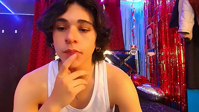 Snapshot of Luke_Howland chatting on 02/21/25, 08:49 Luke Howland online show from 02/21/25, 08:49