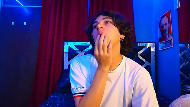 Snapshot of Luke_Howland chatting on 02/26/25, 03:53 Luke Howland online show from 02/26/25, 03:53