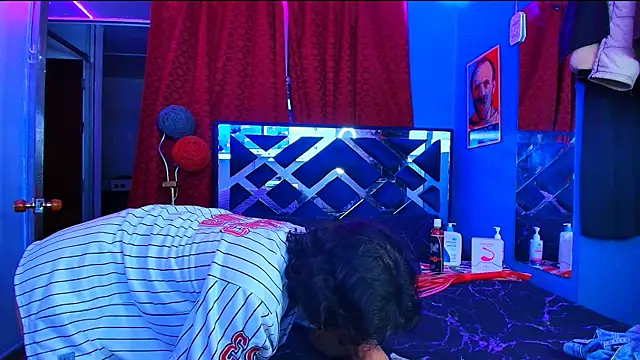 Snapshot of Luke_Howland chatting on 03/01/25, 03:32 Luke Howland online show from 03/01/25, 03:32