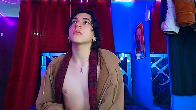 Snapshot of Luke_Howland chatting on 03/04/25, 08:27 Luke Howland online show from 03/04/25, 08:27