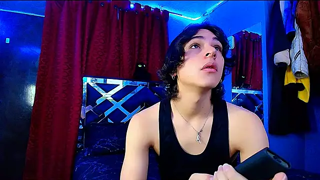 Snapshot of Luke_Howland chatting on 03/20/25, 07:04 Luke Howland online show from 03/20/25, 07:04