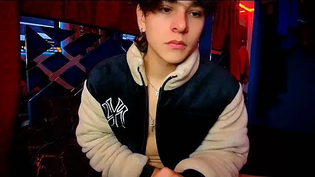 Snapshot of Luke_Howland chatting on 09/13/25, 12:32 Luke Howland online show from 09/13/25, 12:32