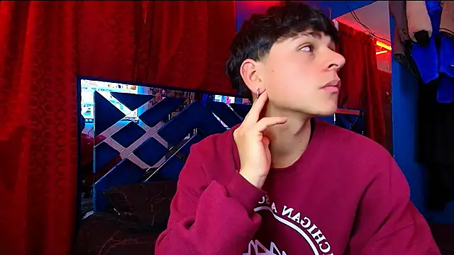 Snapshot of Luke_Howland chatting on 09/22/25, 10:12 Luke Howland online show from 09/22/25, 10:12