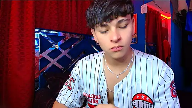 Snapshot of Luke_Howland chatting on 10/01/25, 11:33 Luke Howland online show from 10/01/25, 11:33