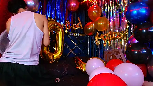 Snapshot of Luke_Howland chatting on 11/08/25, 01:28 Luke Howland online show from 11/08/25, 01:28