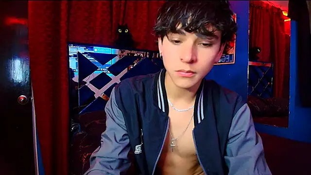 Snapshot of Luke_Howland chatting on 11/21/25, 12:43 Luke Howland online show from 11/21/25, 12:43