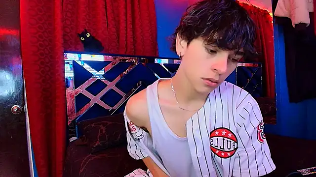 Snapshot of Luke_Howland chatting on 11/28/25, 12:35 Luke Howland online show from 11/28/25, 12:35