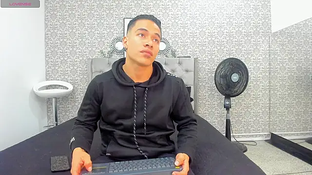 Bryson Collins  online show from 10/07/25, 11:13