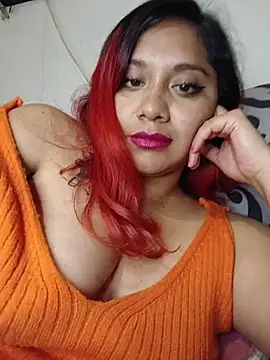 Snapshot of olivia_stylinnson chatting on 06/25/26, 07:35 olivia stylinnson online show from 06/25/26, 07:35