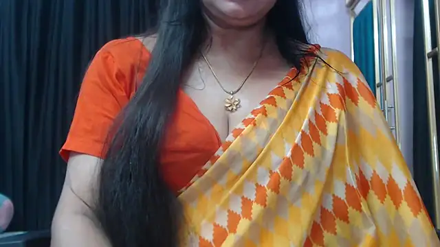 Snapshot of desi-maisa130 chatting on 10/18/25, 05:25 desi-maisa130 online show from 10/18/25, 05:25