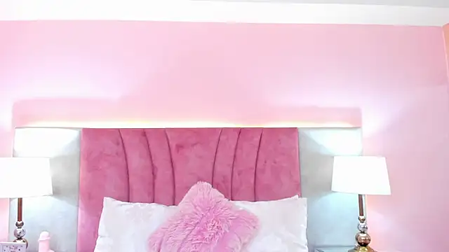 Snapshot of SophiaLaurens chatting on 01/15/25, 02:24 SophiaLaurens online show from 01/15/25, 02:24