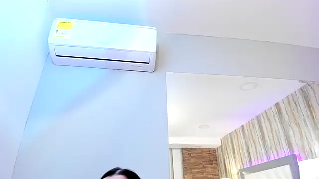 Snapshot of SophiaLaurens chatting on 02/08/25, 06:01 SophiaLaurens online show from 02/08/25, 06:01