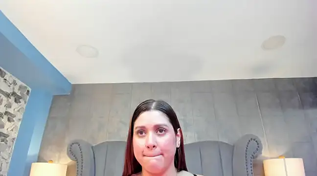 Snapshot of SophiaLaurens chatting on 02/18/25, 06:37 SophiaLaurens online show from 02/18/25, 06:37