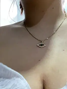 Snapshot of SophiaLaurens chatting on 03/09/25, 02:32 SophiaLaurens online show from 03/09/25, 02:32