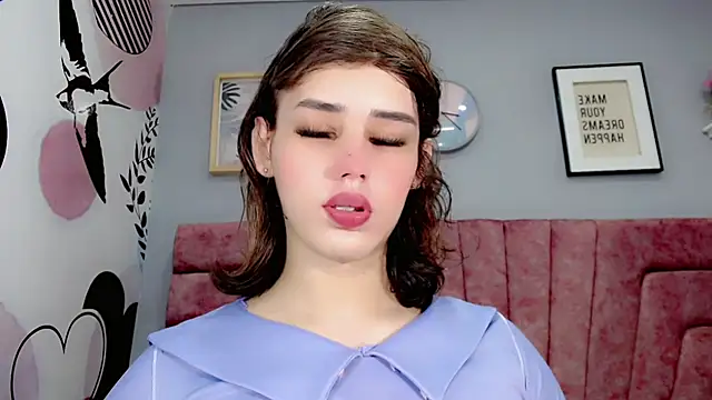 Snapshot of ValeriaAguilar chatting on 12/03/24, 01:54 ValeriaAguilar online show from 12/03/24, 01:54