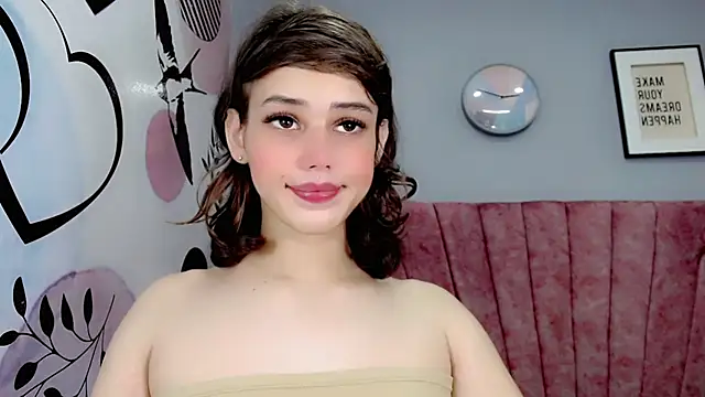 Snapshot of ValeriaAguilar chatting on 12/06/24, 02:28 ValeriaAguilar online show from 12/06/24, 02:28