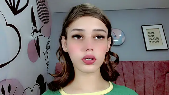 Snapshot of ValeriaAguilar chatting on 01/07/25, 08:21 ValeriaAguilar online show from 01/07/25, 08:21