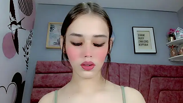 Snapshot of ValeriaAguilar chatting on 03/22/25, 04:37 ValeriaAguilar online show from 03/22/25, 04:37