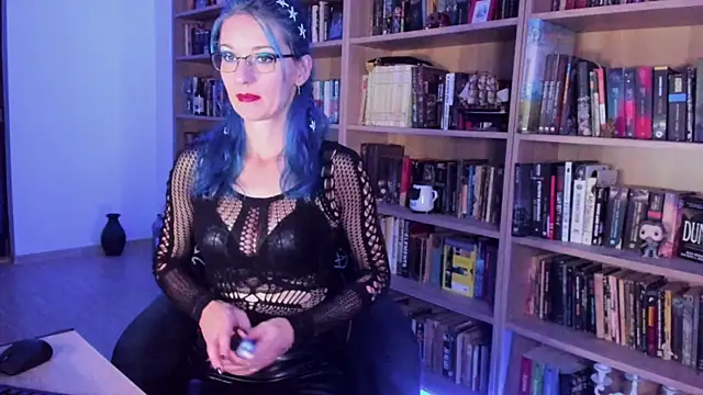 Queen of Hearts1 online show from 10/09/25, 07:45