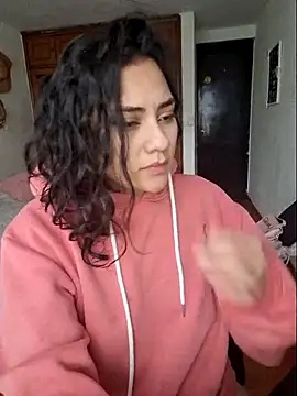 Thaliacooper  online show from 12/24/24, 08:05